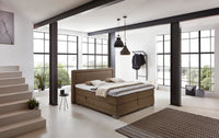 Boxspringbett Whistler – Rahmen-Steppung, Kunstleder Braun – Milieu-Ansicht ohne Fußteil | Betten Deluxe