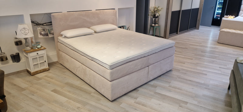 Ausstellungsstück Boxspringbett 180x200 cm – Cord Beige – mit Bettkasten – HG 4 & HG 5