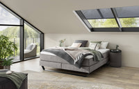 Flat Boxspringbett in Grau mit ohne Kopfteil – Schlafzimmer-Ambiente – Betten Deluxe
