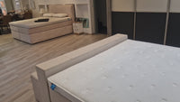 Boxspringbett 180x210 cm – TV-Lift inkl. Samsung TV – elektrisch verstellbar – viel Zubehör