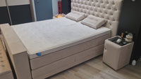 Boxspringbett 180x210 cm – TV-Lift inkl. Samsung TV – elektrisch verstellbar – viel Zubehör